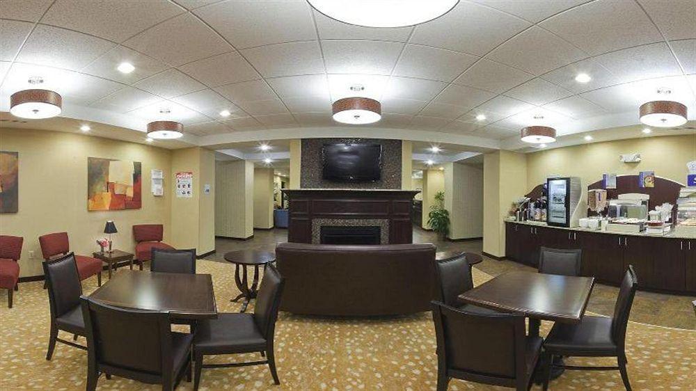 Holiday Inn Express & Suites Malone By Ihg Exterior photo
