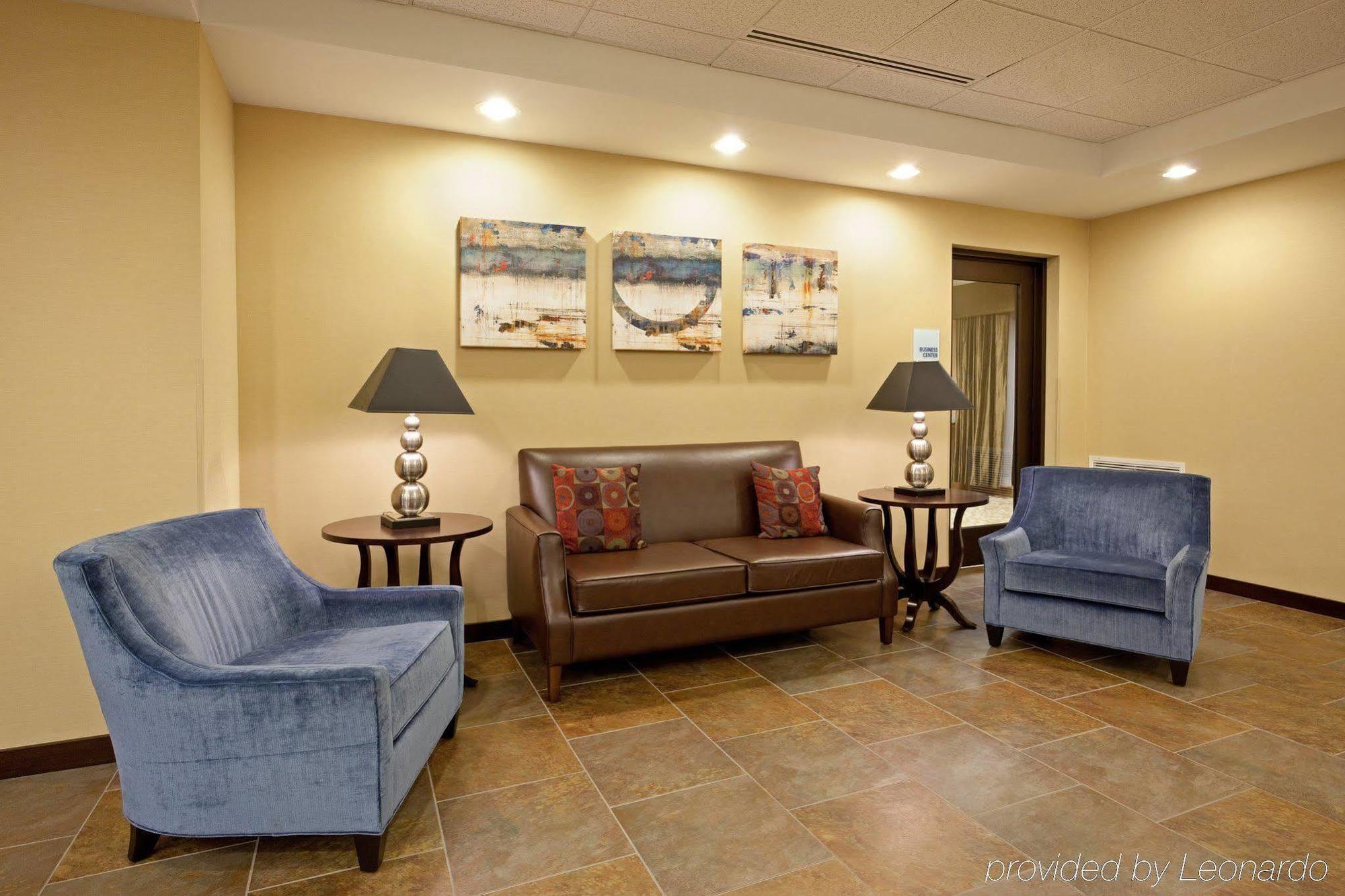 Holiday Inn Express & Suites Malone By Ihg Exterior photo