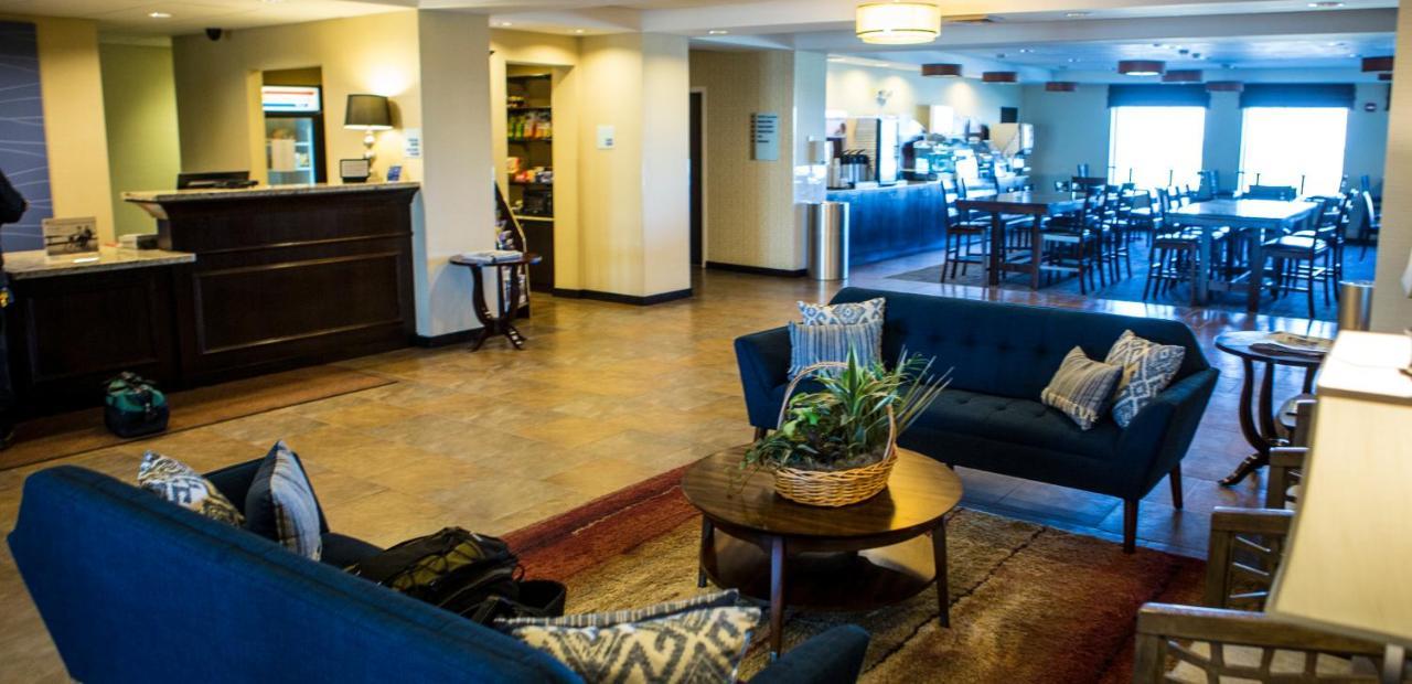 Holiday Inn Express & Suites Malone By Ihg Exterior photo